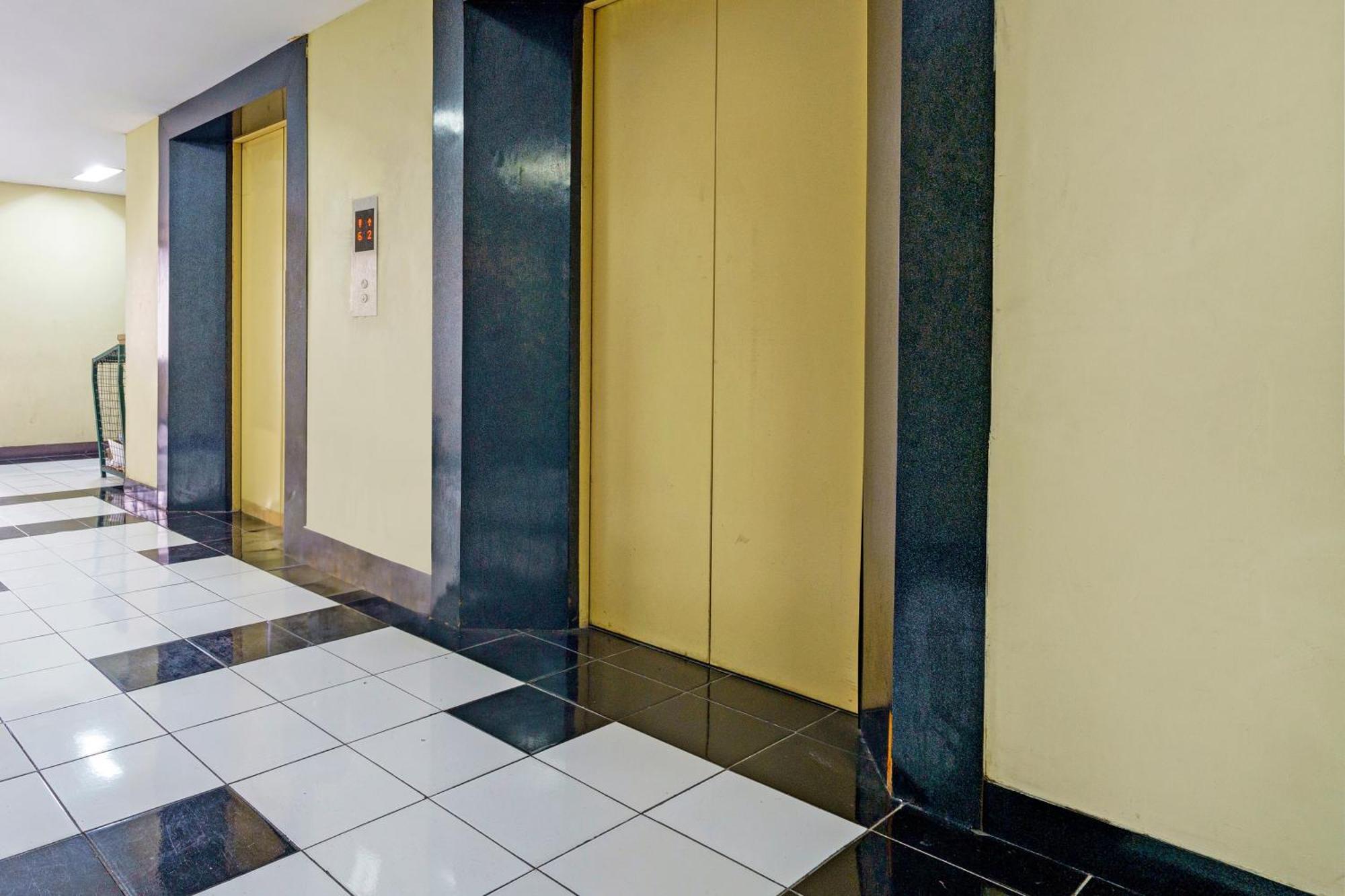 בנדונג Oyo Life 93170 Apartement Gateway Cicadas By Mr Pro מראה חיצוני תמונה